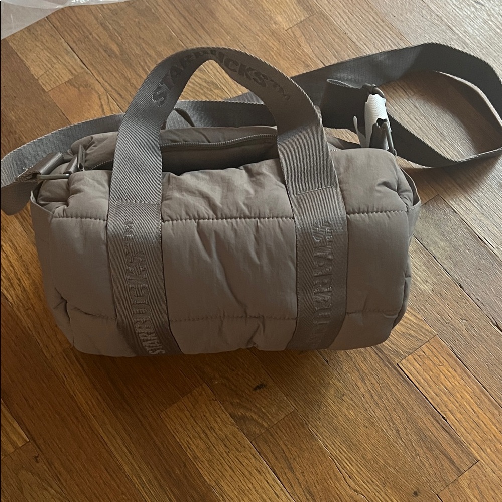 NWT!! ✨☕️Starbucks Limited Edition Duffle Bag - Asia Exclusive Product